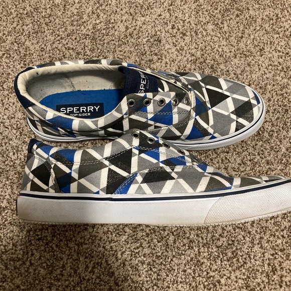 Men’s Sperry slip on shoe. Size 11.5 with geometric pattern